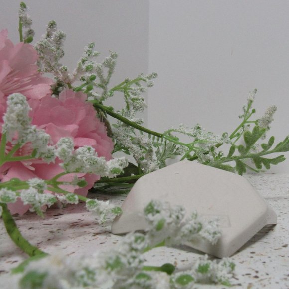 Flower Ceramic "Hashi-oki" Chopstick Rest - Picture 3 of 9